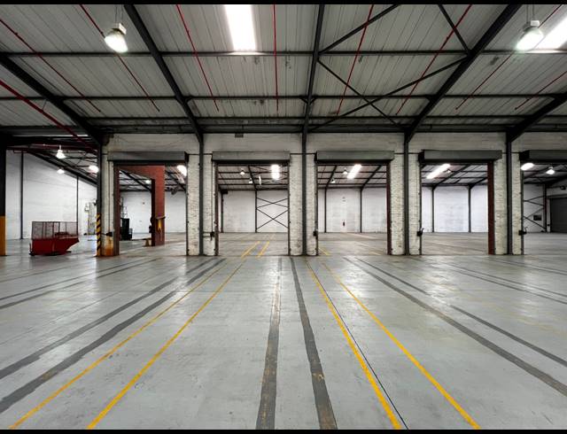 3,090M² WAREHOUSE TO LET IN AIRPORT INDUSTRIA